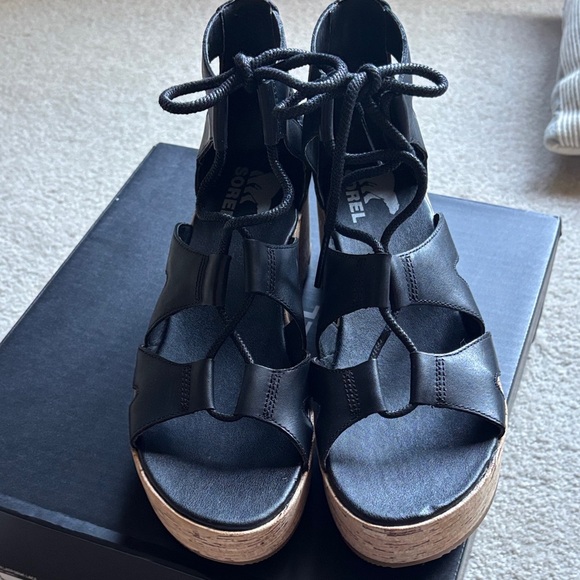 NIB Sorel Black and Tan Wedge Sandals Cameron - Picture 3 of 6